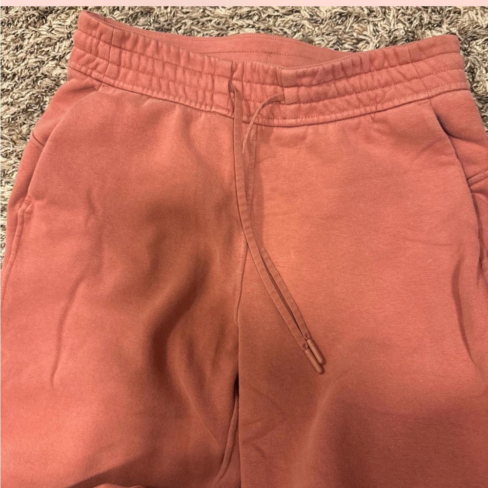 Lululemon loungeful straight leg brier Rose sweat  Pants